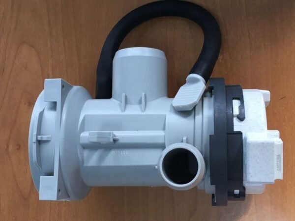 Skalbimo mašinos LG siurbliukas  komplekte,Vandens įvadas: 35,4 mm, vandens išėjimas: 22,9 mm, išleidimo anga: 11,4 mm, gamintojas: LG Electronics, pūkų filtras: yra, talpa: 20 W, tipo įtampa: DC, įtampa: 20 V