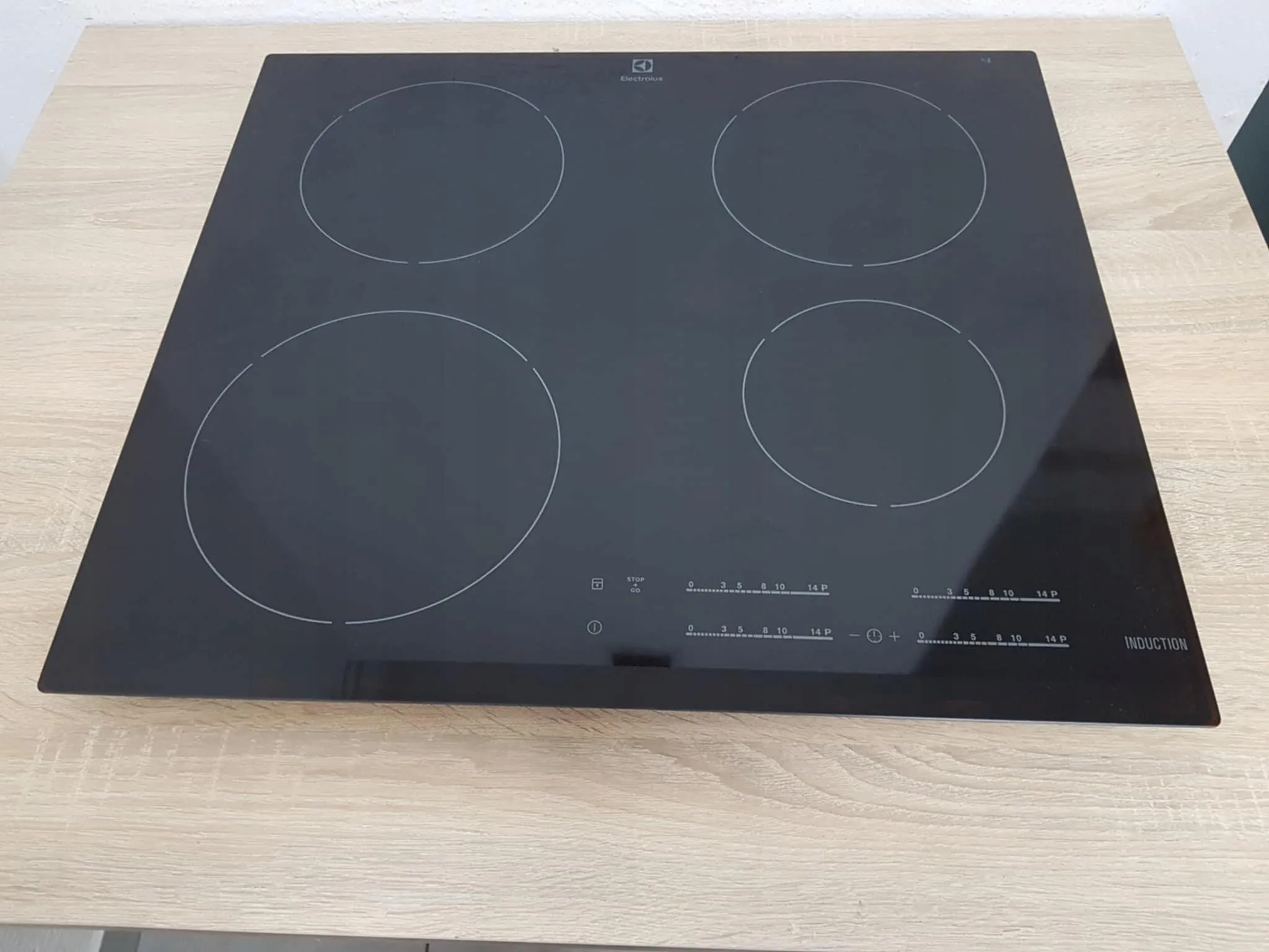 Indukcinės kaitlentės AEG, ELECTROLUX,ZANUSSI stiklokeraminis paviršius, 590x520mm,orig. Indukcinės kaitlentės AEG, ELECTROLUX,ZANUSSI stiklokeraminis paviršius, 590x520mm,orig. Orkaičių durų stiklai ,kaitlenčių stiklokeramikiniai paviršiai