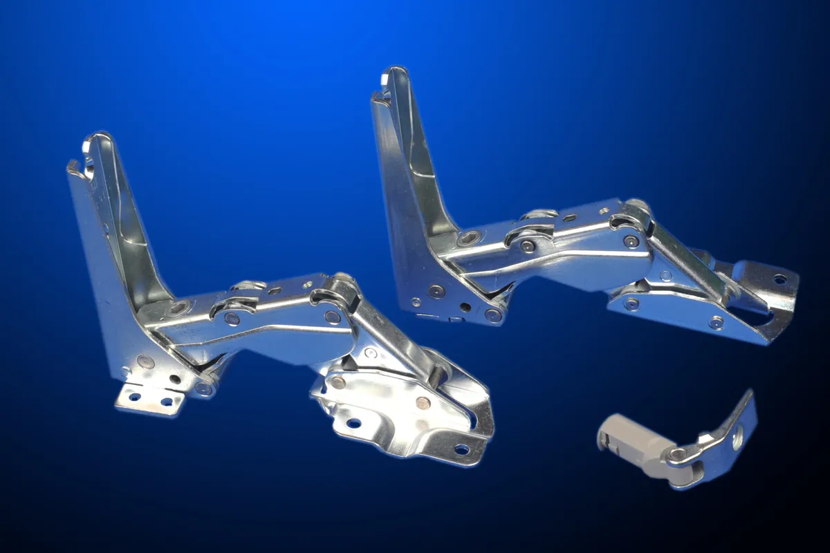 Įmontuojamo šaldytuvo LIEBHERR, MIELE, AEG, ELECTROLUX, PRIVILEG, durų vyrių komplektas, 2 vnt. (vienoms durims), su papildoma fiksacija amortizatoriui tvirtinti, orig. Įmontuojamo šaldytuvo LIEBHERR, MIELE, AEG, ELECTROLUX, PRIVILEG, durų vyrių komplektas, 2 vnt. (vienoms durims), su papildoma fiksacija amortizatoriui tvirtinti, orig. Šaldytuvų durų vyriai fasado montavimo komplektai