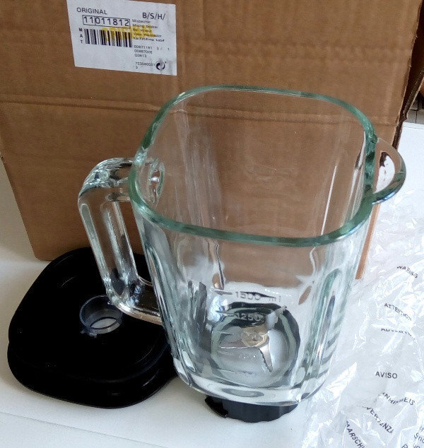 Blenderio BOSCH/SIEMENS,ZELMER plaktuvo indas komplekte Blenderių, mikserių,virtuvinių kombainų, pjaustyklių,duonkepių ir kitų aparatų dalys