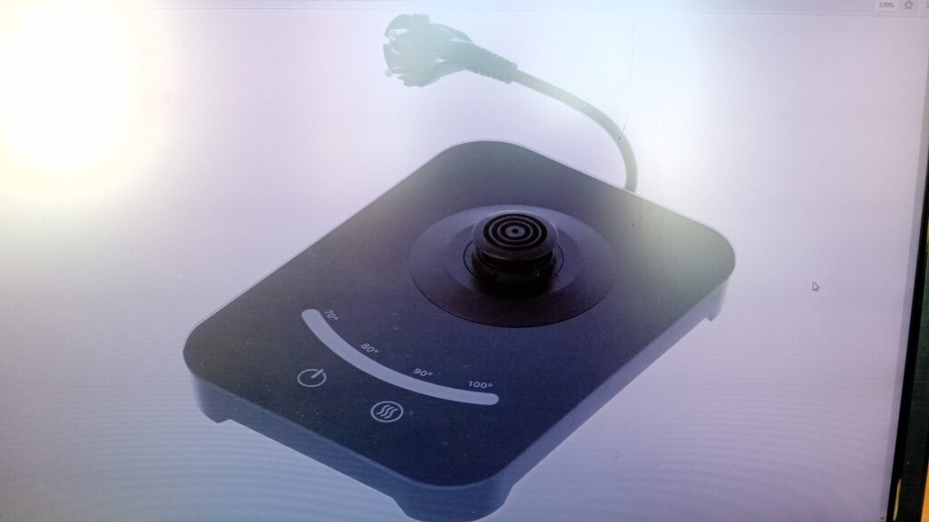 Virdulio BOSCH/SIEMENS padėkliukas, BASE (1200W) Kavos aparatų vožtuvai, presai, jungtys, girnos, slėgio davikliai, movos ir kitos dalys