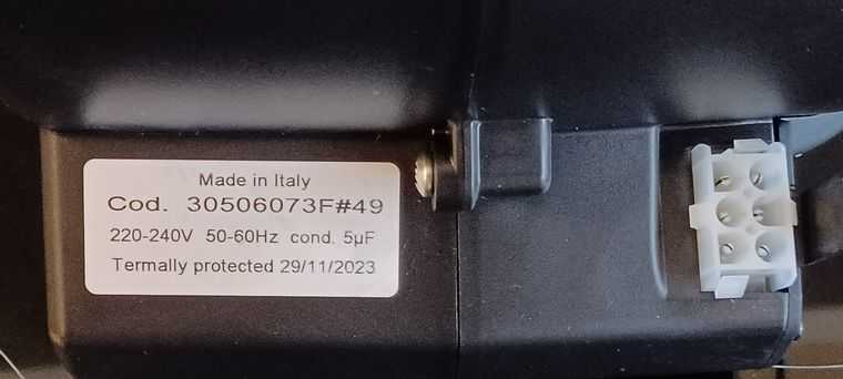 Gartraukio FALMEC variklis 30506073F#49. MOTOR BLOWER FBHE 220-240V ~ 50-60HZ T80 800 M3/H Gartraukio FALMEC variklis 30506073F#49. MOTOR BLOWER FBHE 220-240V ~ 50-60HZ T80 800 M3/H Gartraukių filtrai varikliai ir kt dalys
