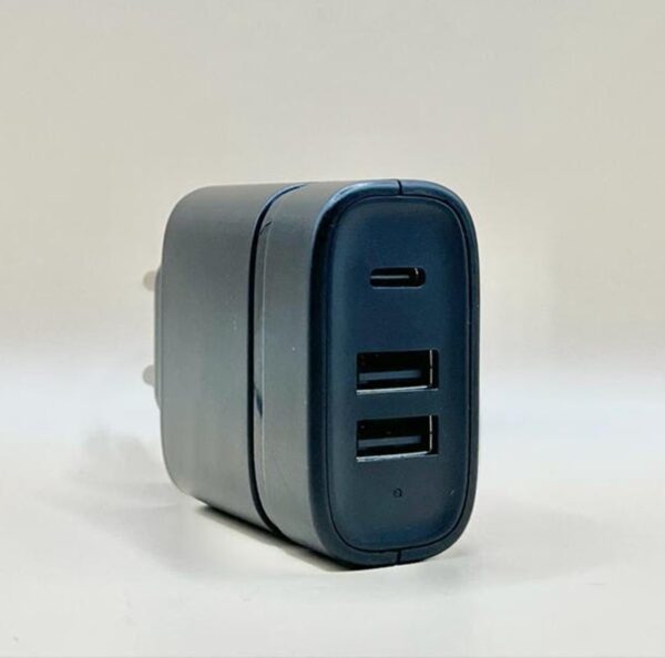 TRIPLE CHARGER USB-C + USB-A 3,0A, 15W