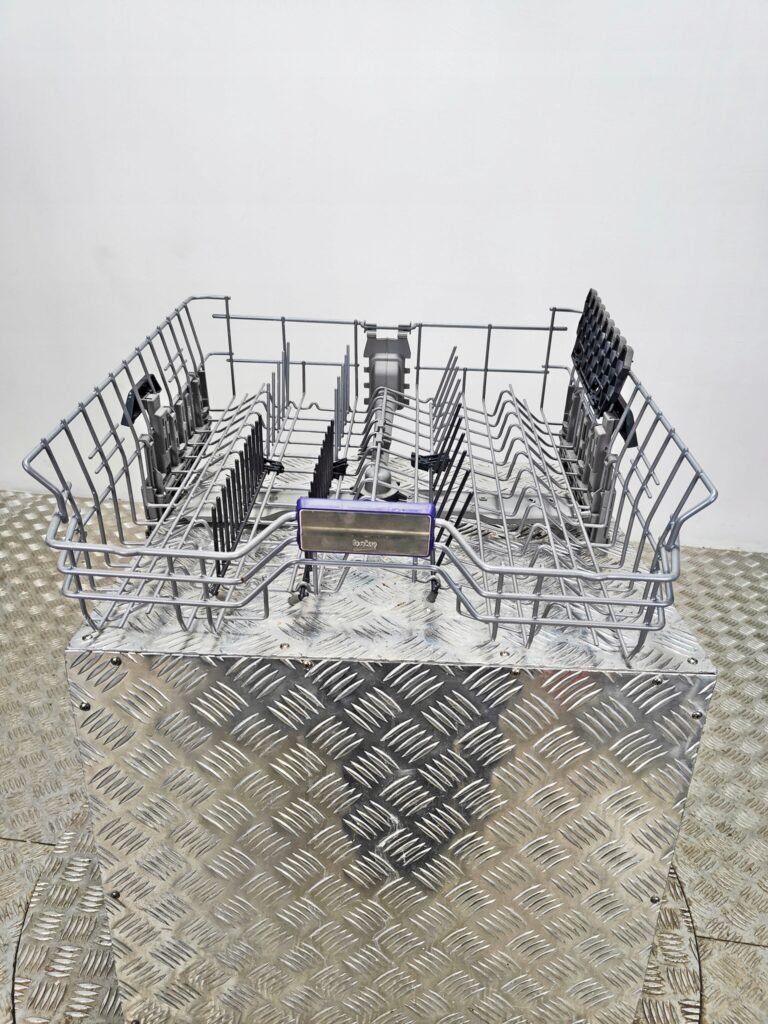 Indaplovės BEKO/GRUNDIG/ARCELIK vidurinis,viršutinis stalčius,orig. Indaplovės ratukai, grotelės ir laikikliai indų krepšiai