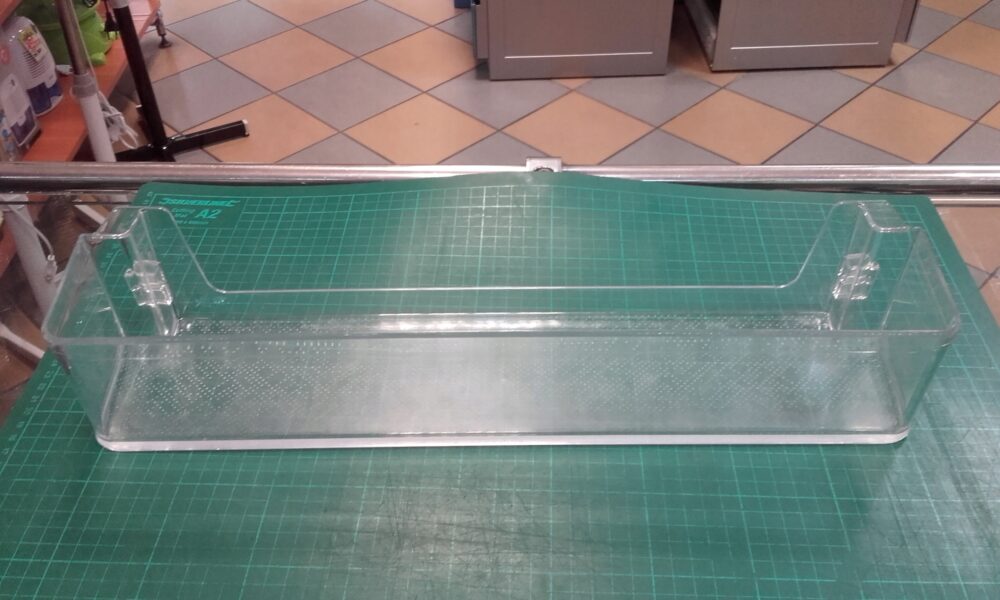 Šaldytuvo WHIRLPOOL/INDESIT apatinė durų lentyna Buitinių šaldytuvų laikikliai, stalčiai, lentynos ir kitos plastmasinės detalės