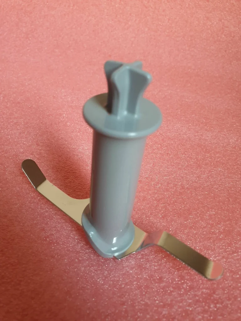 Blenderio DELONGHI peiliukas indui 500 ml.ICS MC Ice Crusher Blenderių, mikserių,virtuvinių kombainų, pjaustyklių,duonkepių ir kitų aparatų dalys