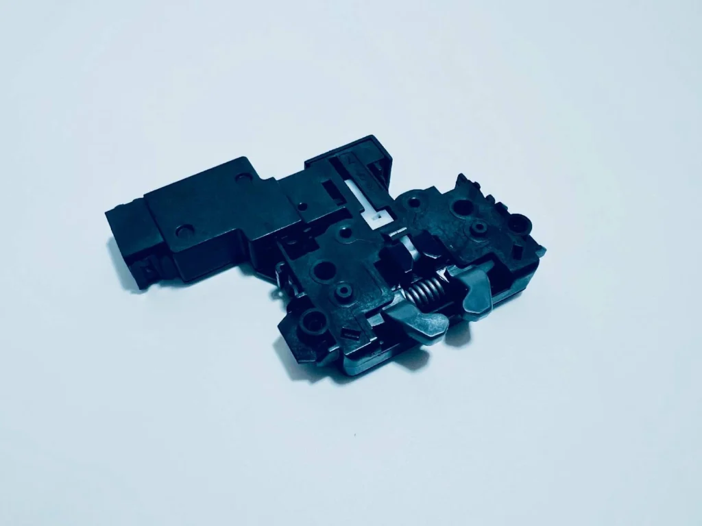 Indaplovės MIDEA spyna. MDE5-001 Door Switch Assembly Indaplovių durelių spynos ir rankenėlės